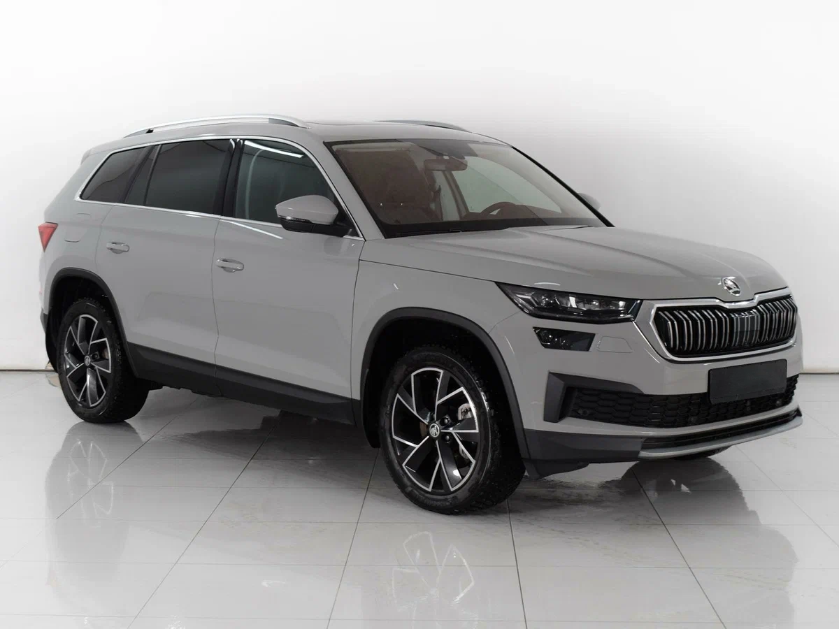 Skoda Kodiaq с автосалона по цене от 705 000 рублей